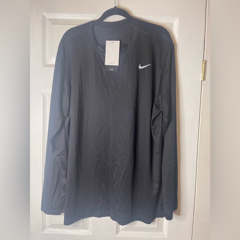 Nike Men’s Activewear Long Sleeve Tee